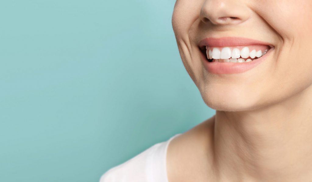 Maneras caseras de blanquear los dientes. ¿Cuáles vale la pena elegir?
